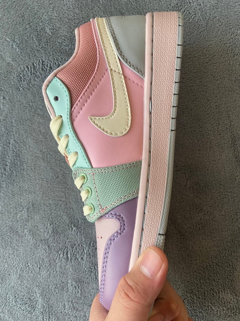 Air Jordan 1 Low SE Champagne