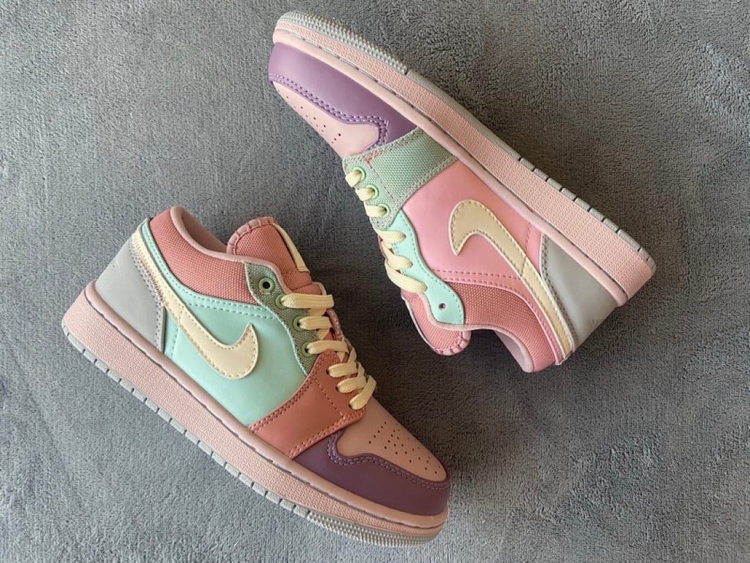 Air Jordan 1 Low SE Champagne