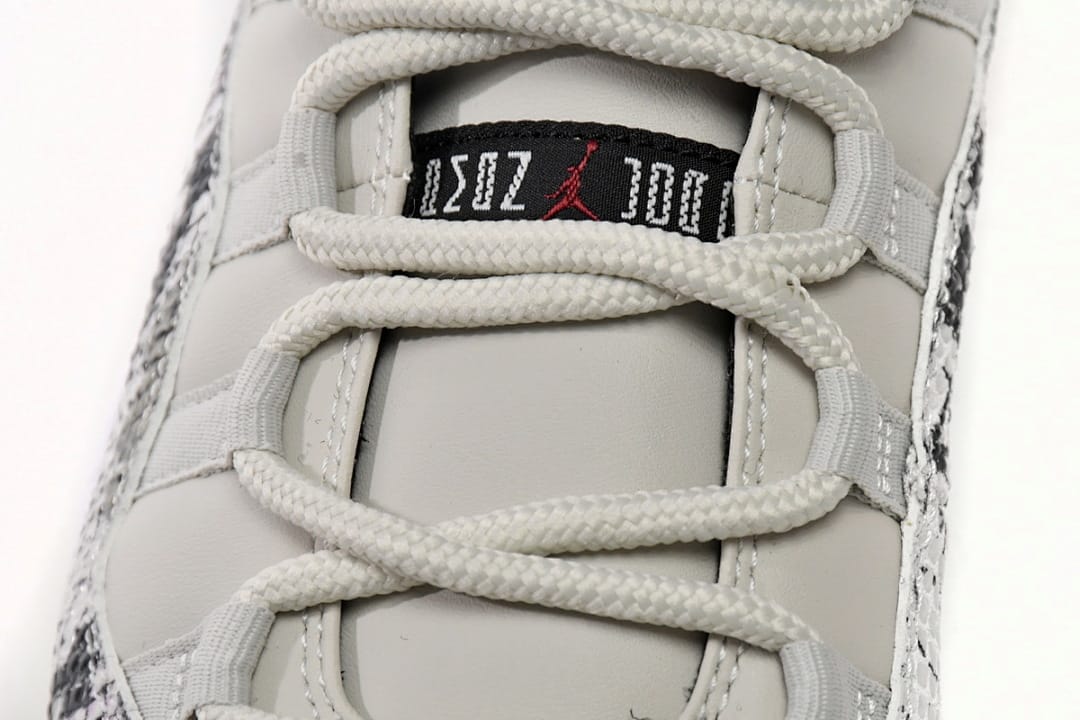 Air Jordan 11 Retro Low x OFF White Low Light Bone Snakeskin (Colorway 2)