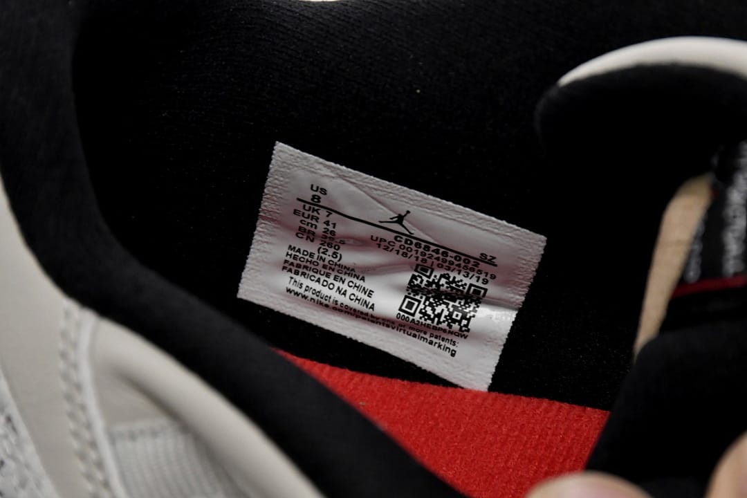 Air Jordan 11 Retro Low x OFF White Low Light Bone Snakeskin (Colorway 2)
