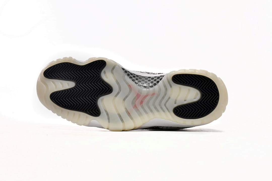 Air Jordan 11 Retro Low x OFF White Low Light Bone Snakeskin (Colorway 2)