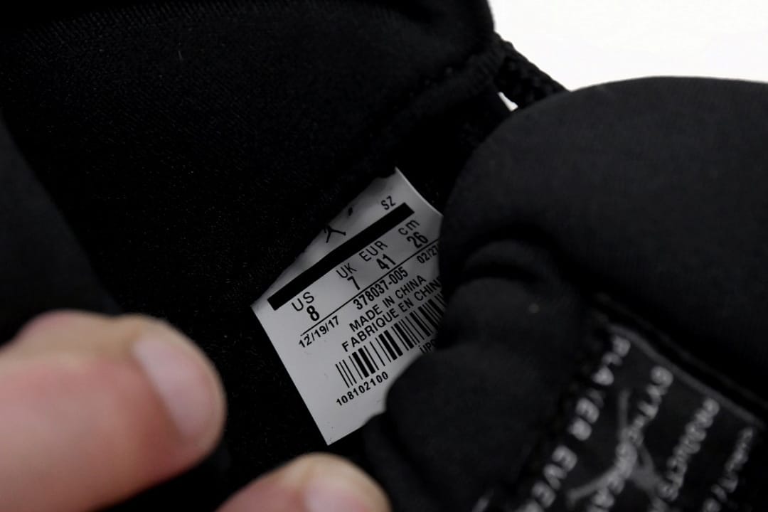Air Jordan 11 Retro x OFF White Cap and Gown (Colorway 3)