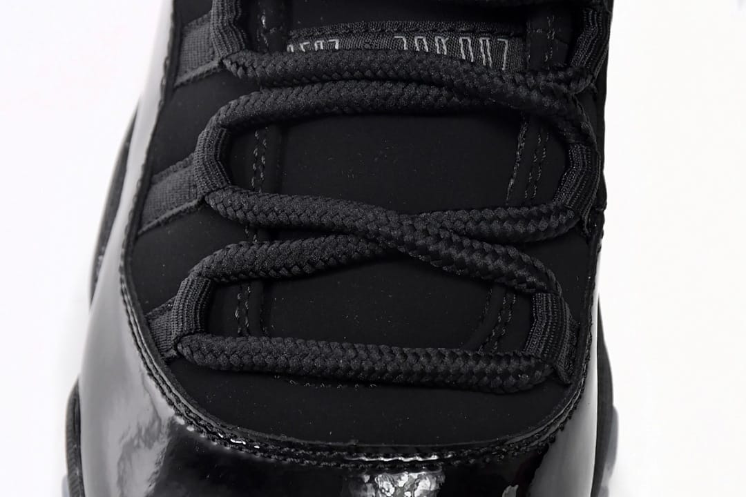 Air Jordan 11 Retro x OFF White Cap and Gown (Colorway 3)