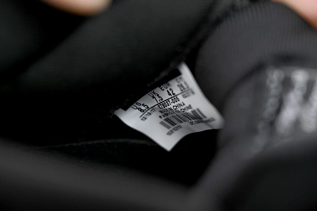 Air Jordan 11 Retro x OFF White Cap and Gown (Colorway 4)