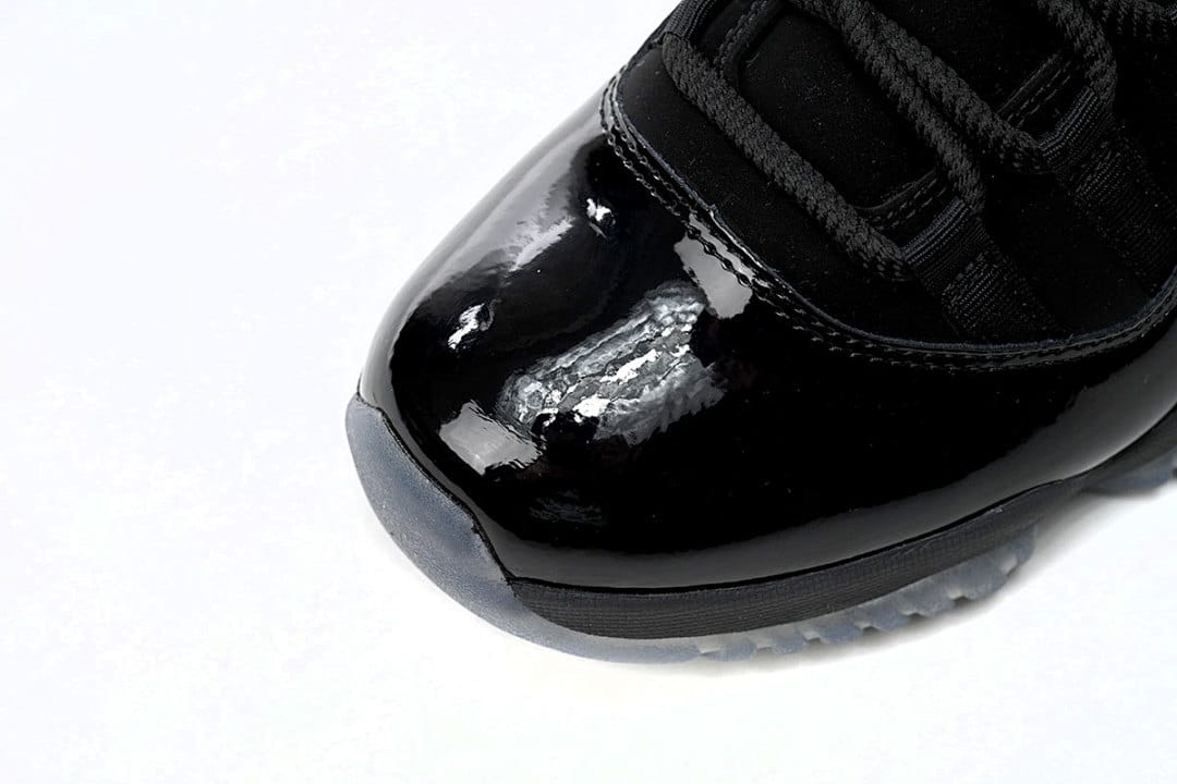 Air Jordan 11 Retro x OFF White Cap and Gown (Colorway 4)