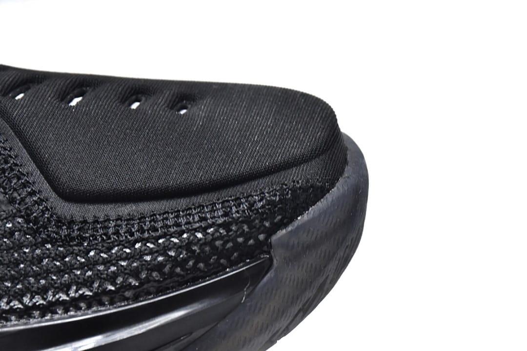 Nike Zoom G.T. Black White