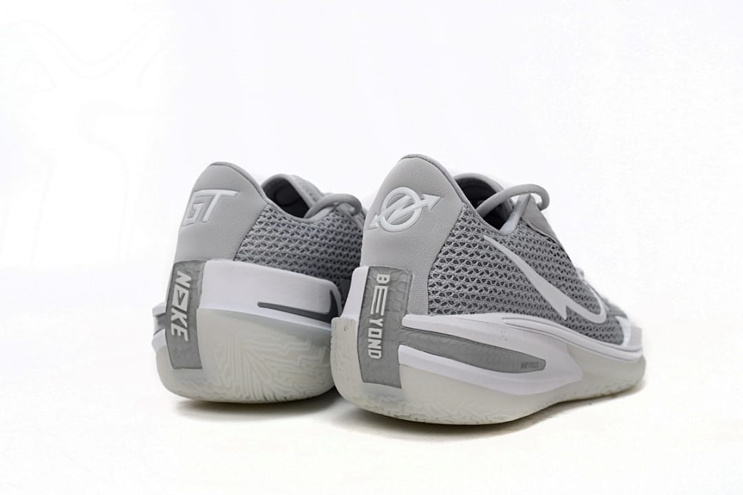 Nike Zoom G.T. Light Grey