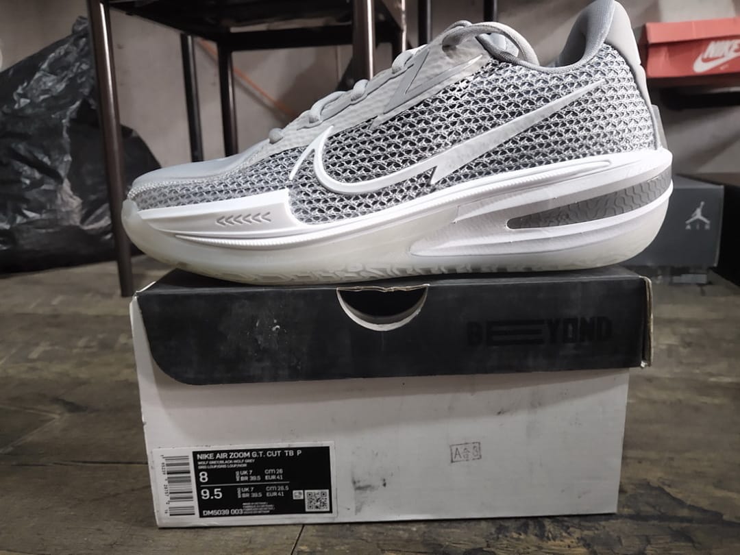 Nike Zoom G.T. Light Grey
