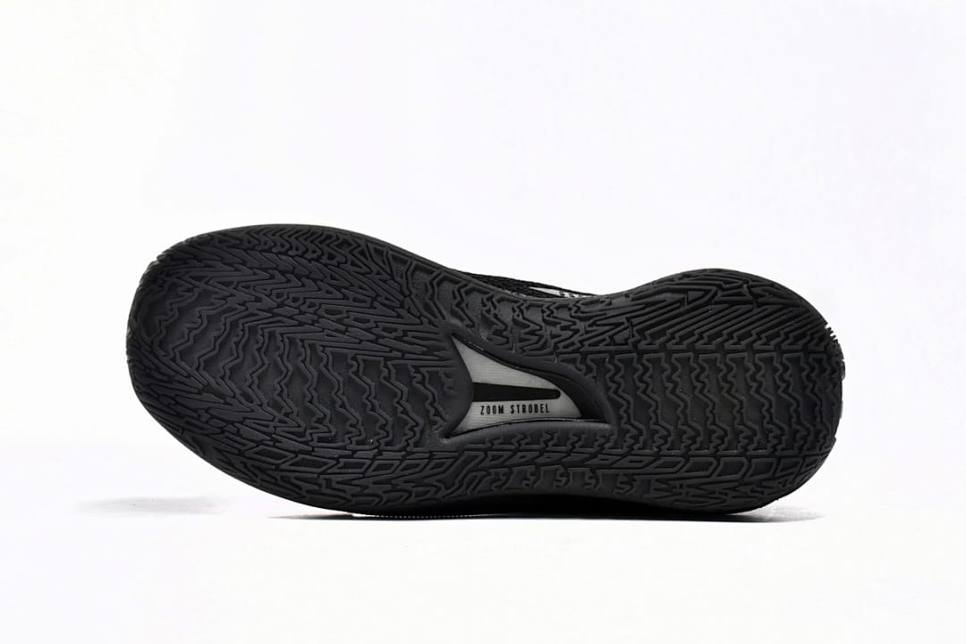 Nike Zoom G.T. All Black