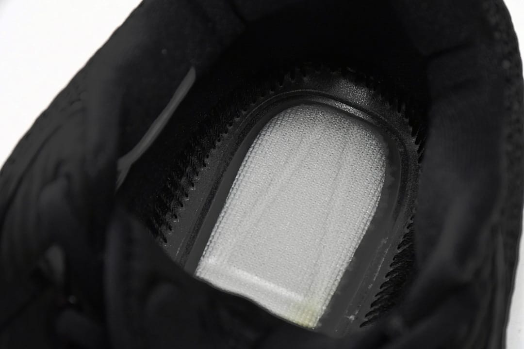 Nike Zoom G.T. All Black