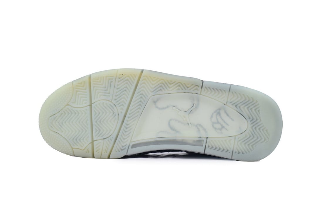 Air Jordan 4 Retro x KAWS Grey
