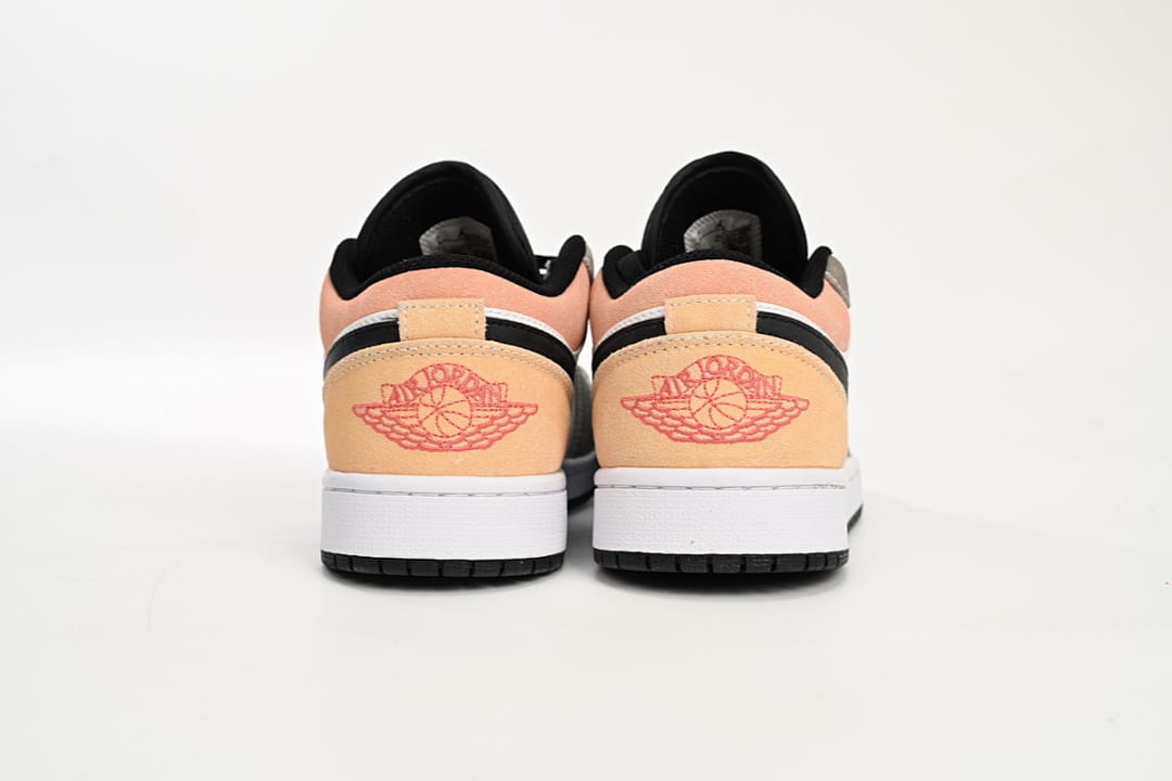 Air Jordan 1 Low SE Flight Club