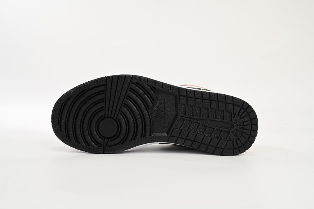 Air Jordan 1 Low SE Flight Club
