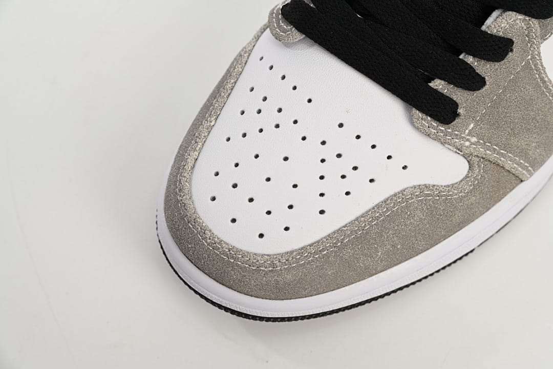 Air Jordan 1 Low SE Flight Club