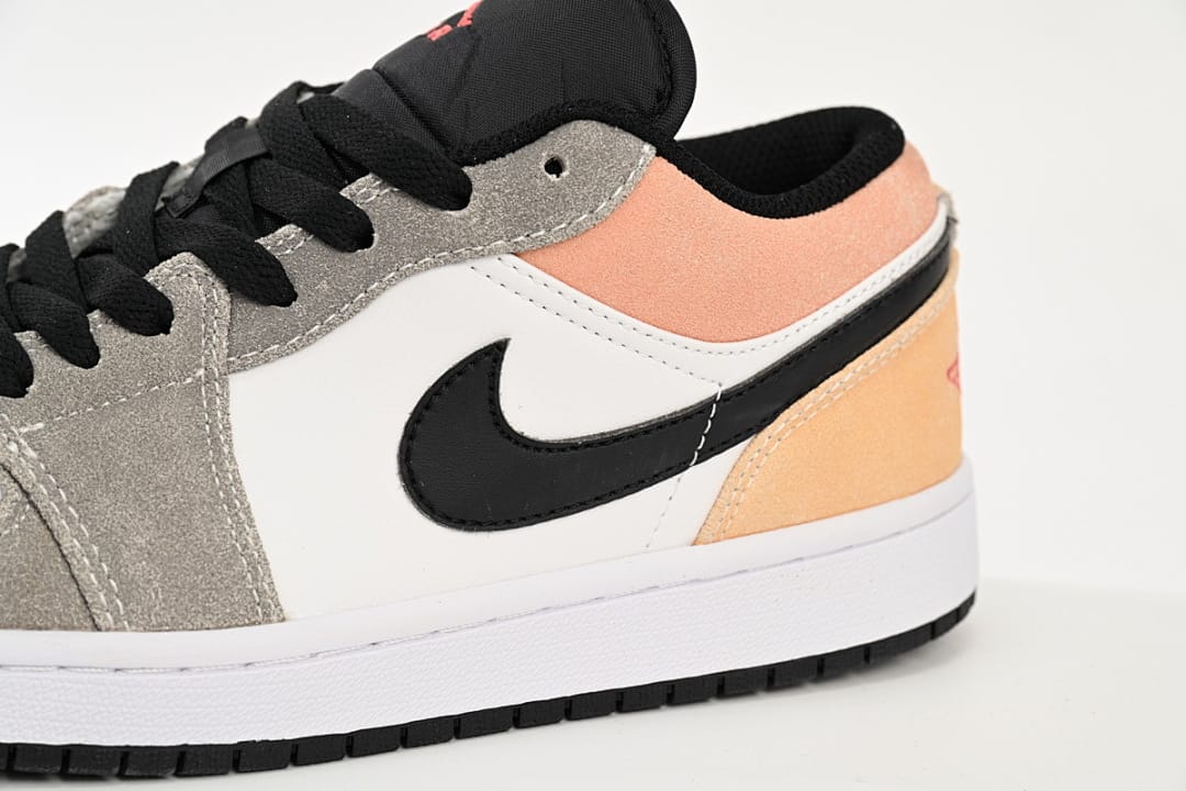 Air Jordan 1 Low SE Flight Club