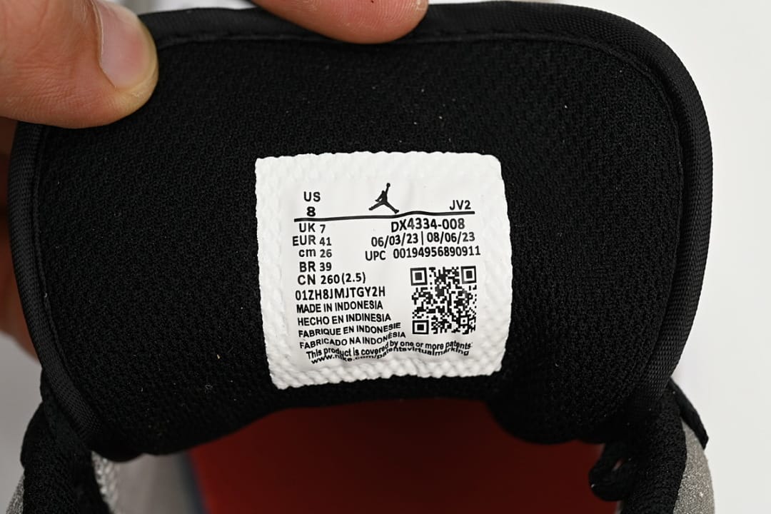 Air Jordan 1 Low SE Flight Club