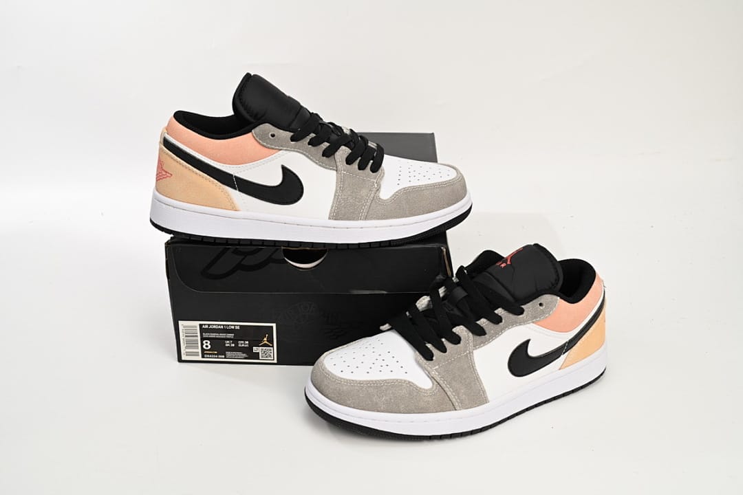 Air Jordan 1 Low SE Flight Club