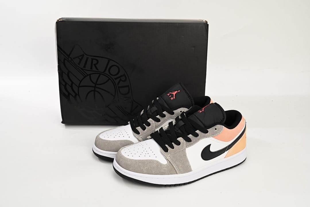 Air Jordan 1 Low SE Flight Club