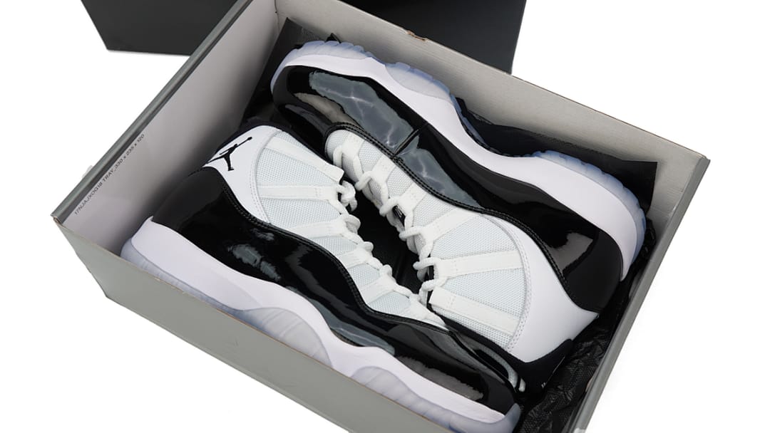 Air Jordan 11 Retro x OG Edition Concord