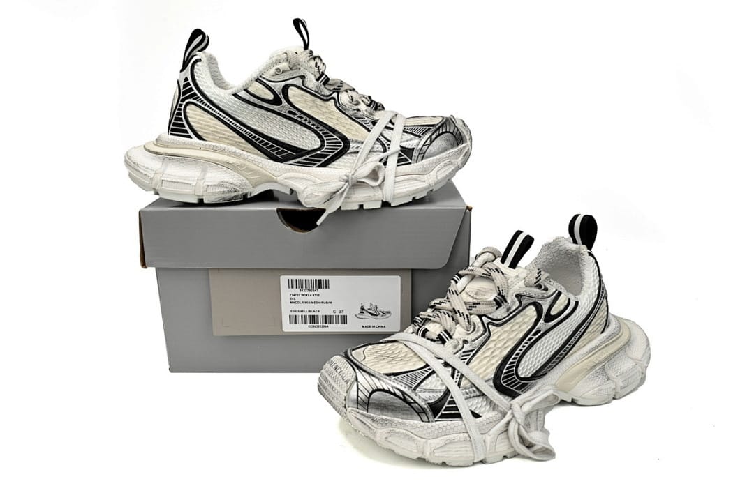 Balenciaga 10th Gen Distressed White, red