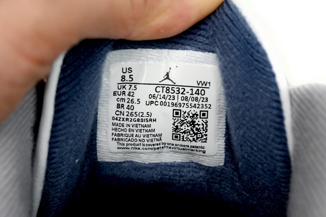 Air Jordan 3 OG White Navy Cement
