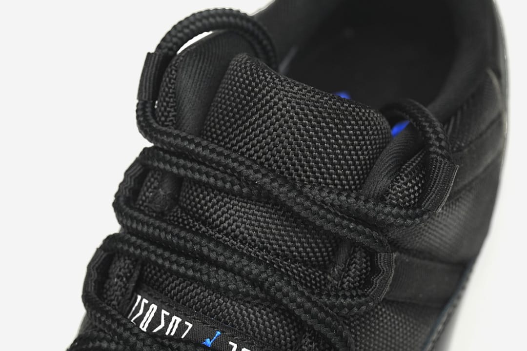 Air Jordan 11 Retro Low x OFF White White/Midnight Navy (Colorway 3)