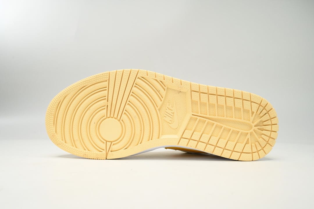 Air Jordan 1 Low "Team Gold"