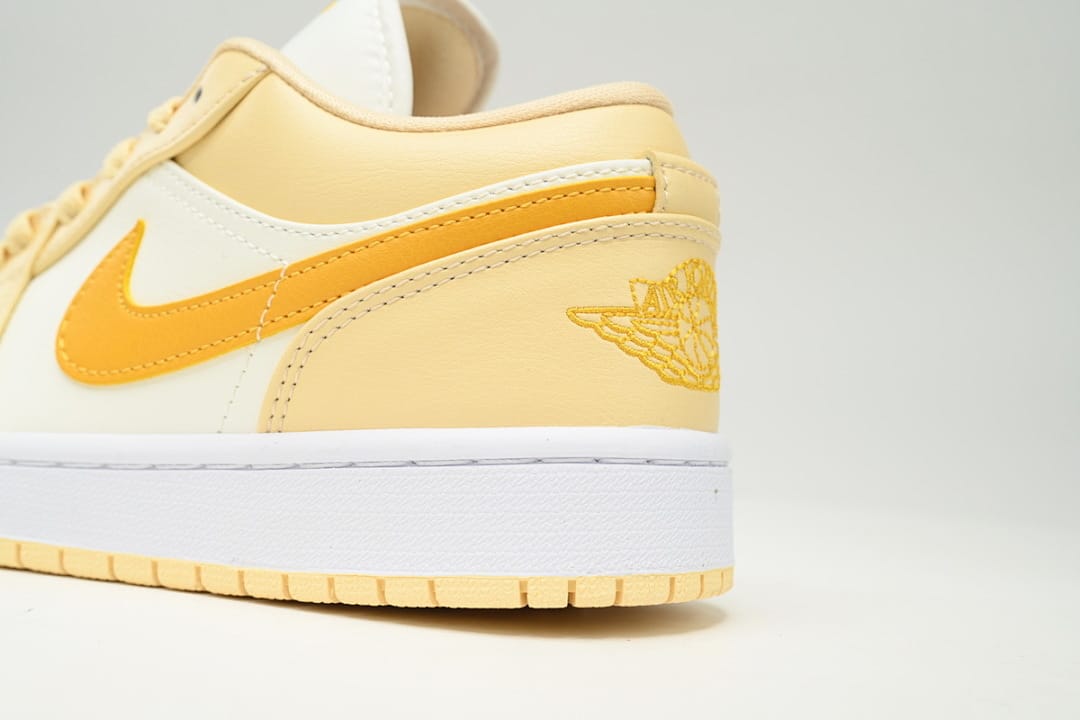 Air Jordan 1 Low "Team Gold"