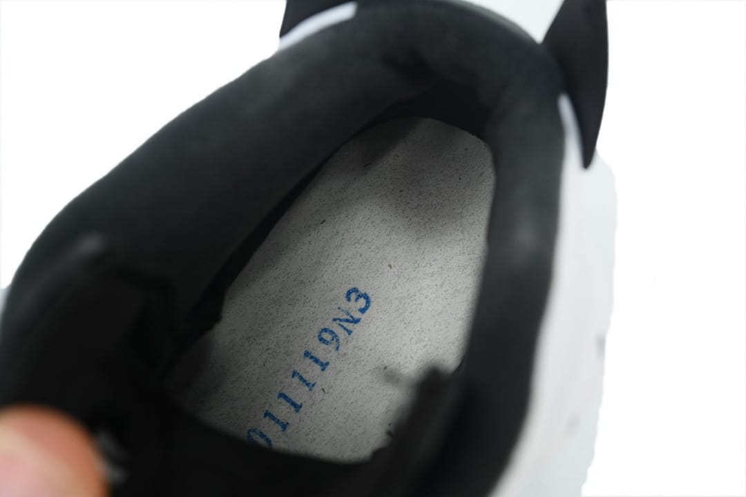 Air Jordan 6 Essential Reverse Oreo