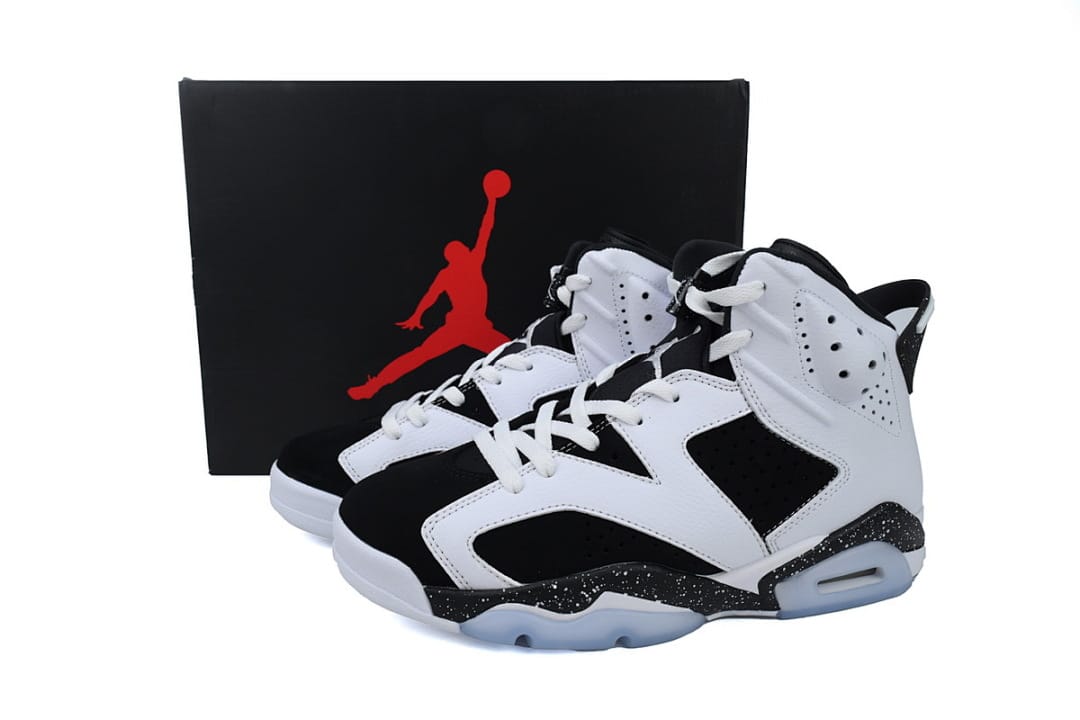 Air Jordan 6 Essential Oreo