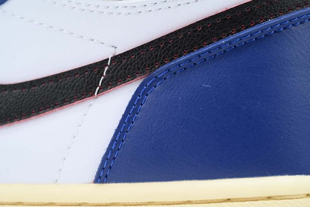 Air Jordan 1 Retro High OG Deep Royal Blue