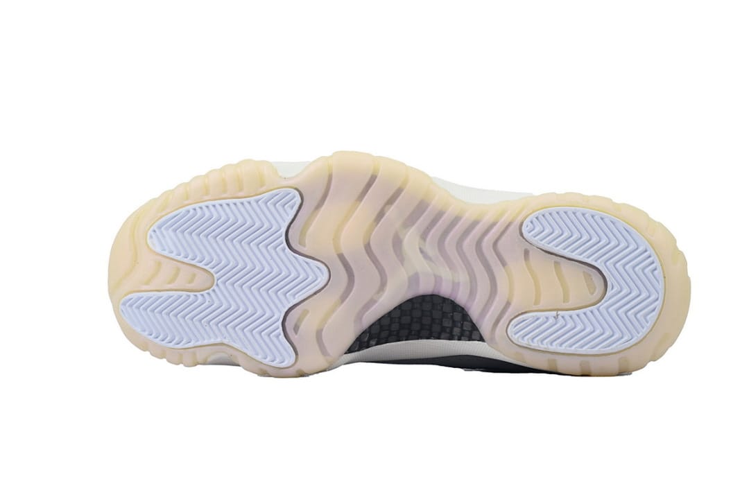 Air Jordan 11 Retro Low x OFF White Snakeskin
