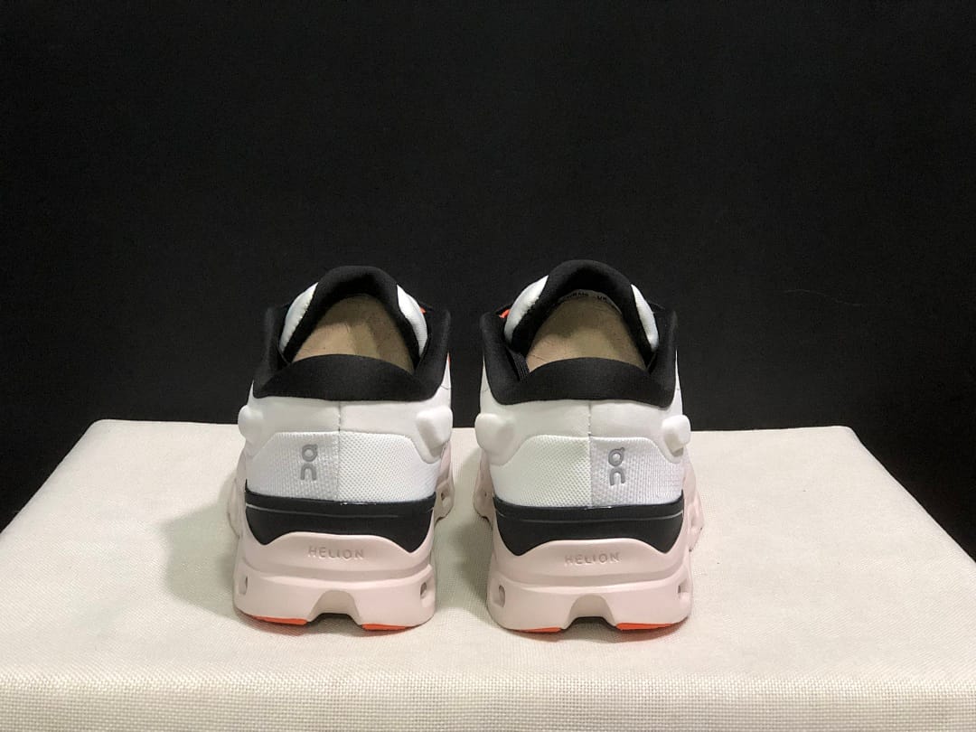 On Cloudstratus 3 'Triple White'