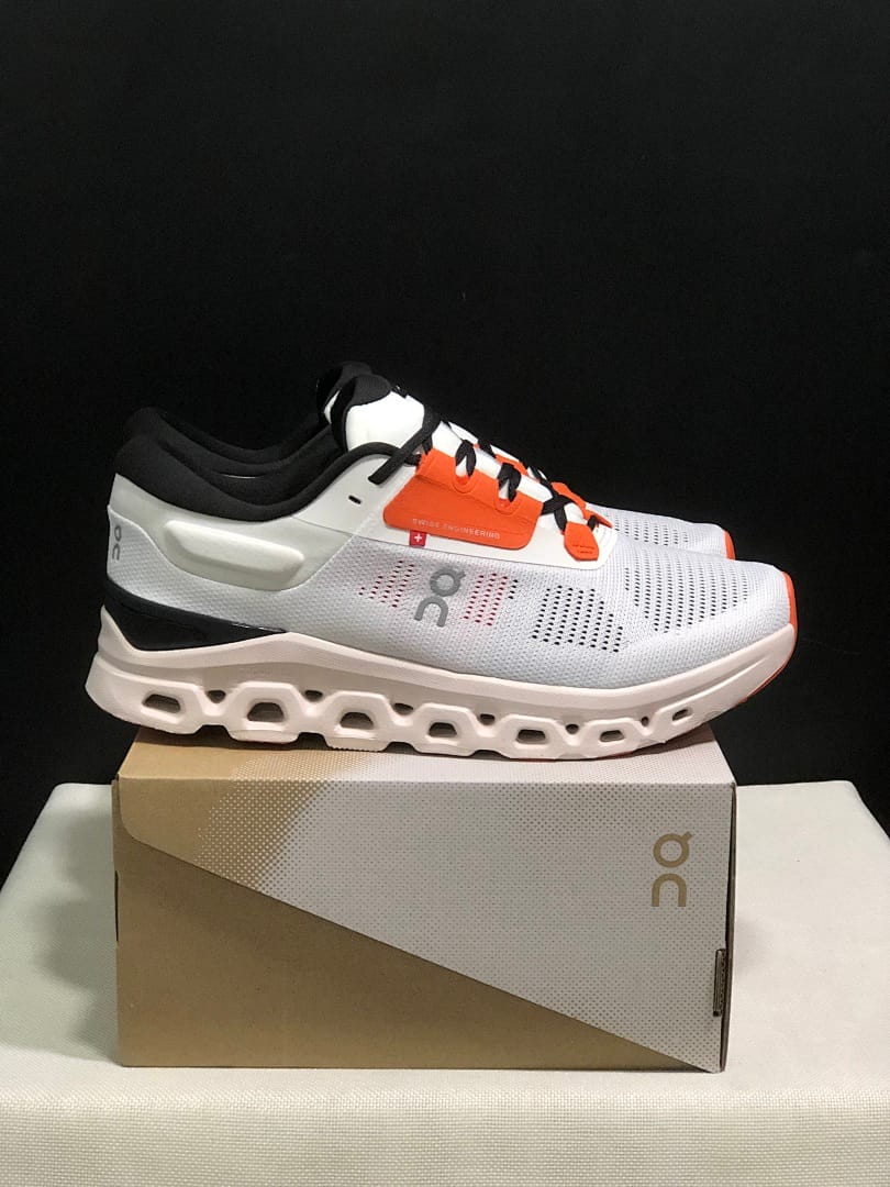 On Cloudstratus 3 'Triple White'