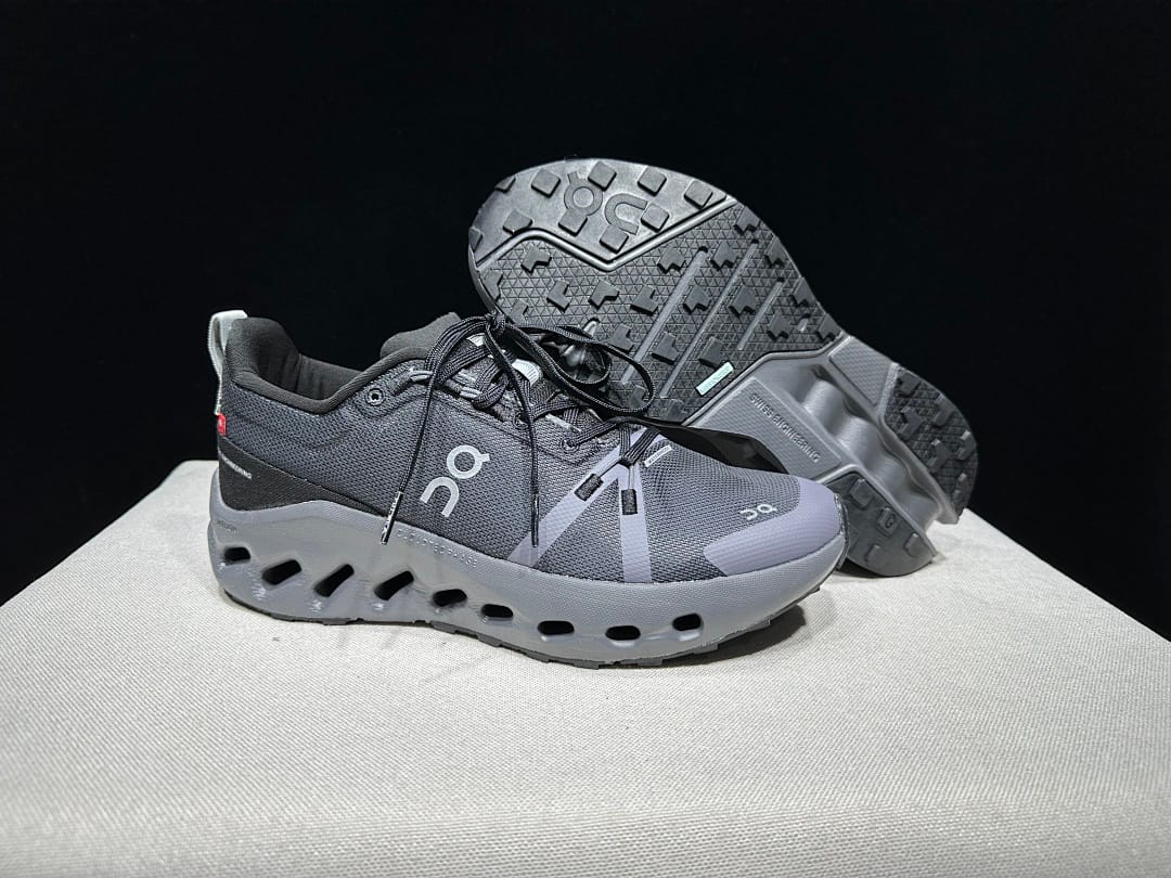 On Cloudsurfer Trail (Colorway 14)