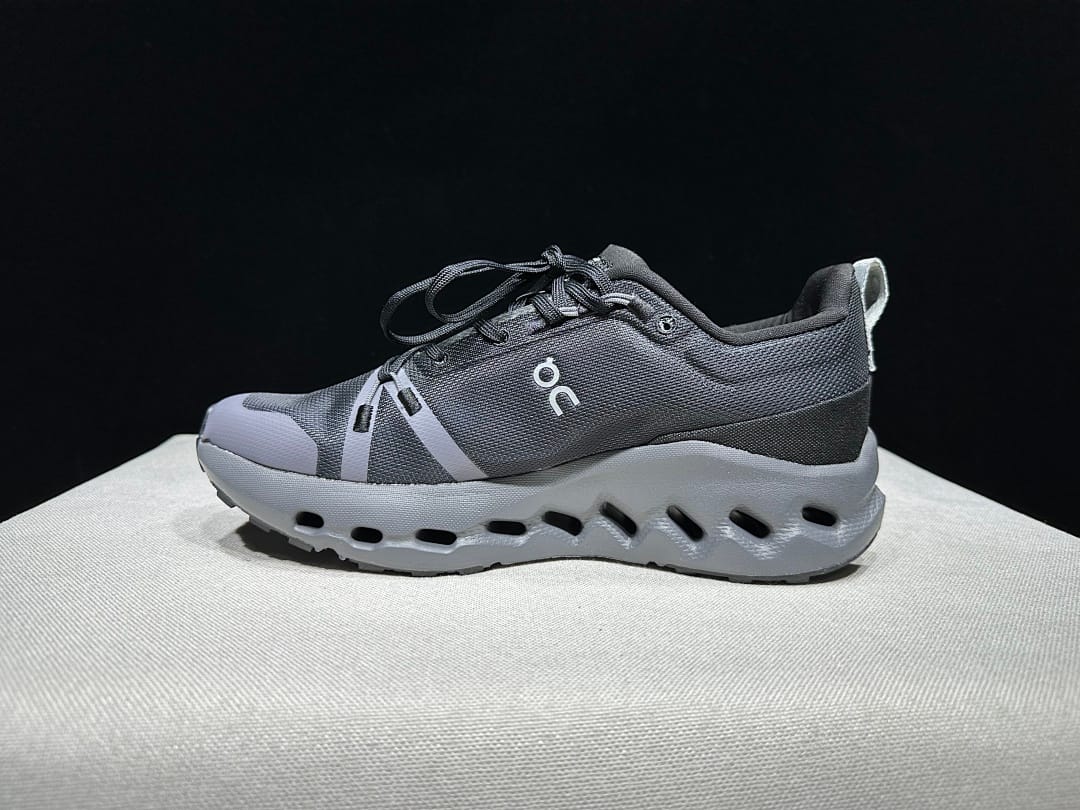 On Cloudsurfer Trail (Colorway 14)