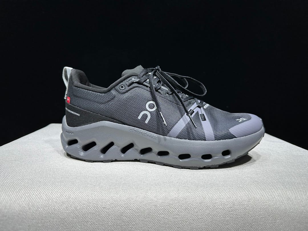 On Cloudsurfer Trail (Colorway 14)