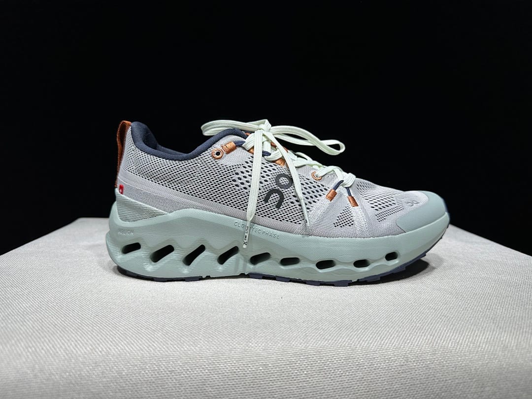 On Cloudsurfer Trail (Colorway 12)