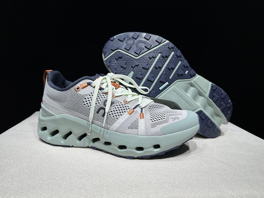 On Cloudsurfer Trail (Colorway 12)