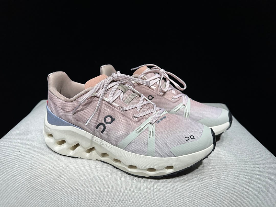 On Cloudsurfer Trail (Colorway 6)