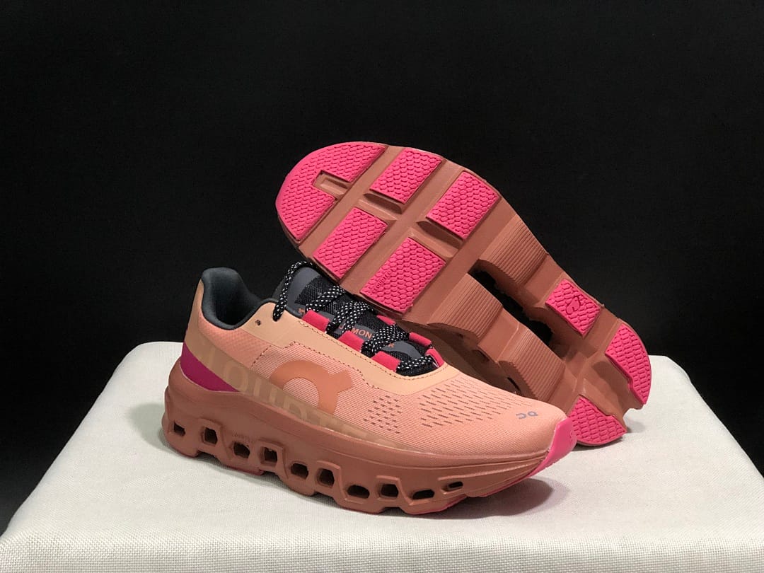 On Cloudmonster 'Rose Pink'