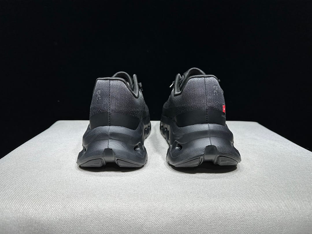 On Cloudtilt Spring 'Triple Black'
