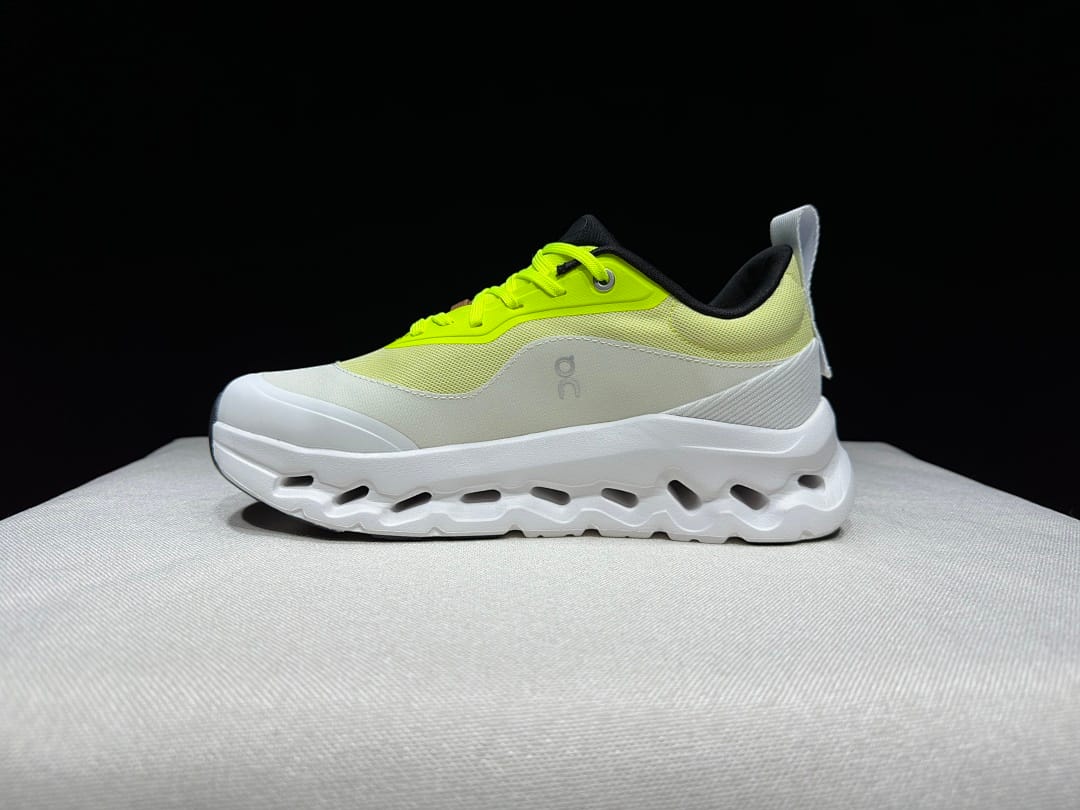 On × LOEWE Cloudtilt 2.0 (Colorway 3)