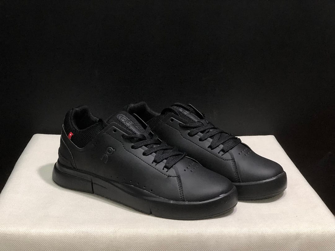 On THE ROGER Spin 2 Federer 'Triple Black'