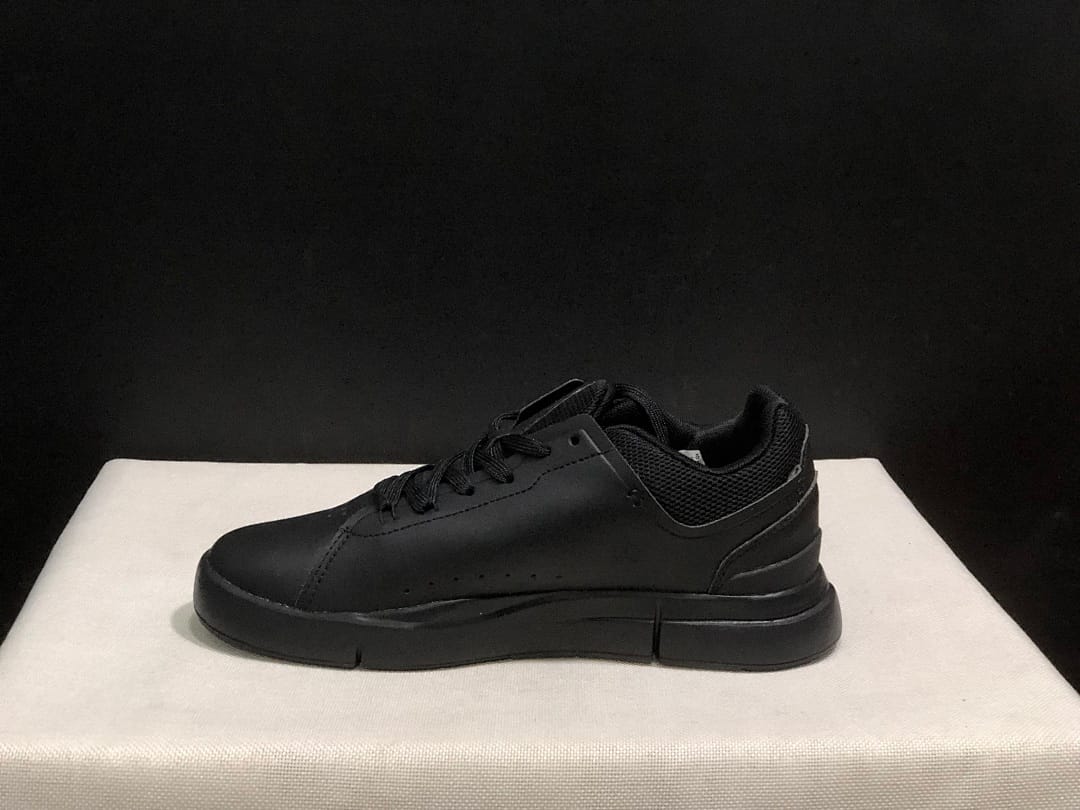 On THE ROGER Spin 2 Federer 'Triple Black'