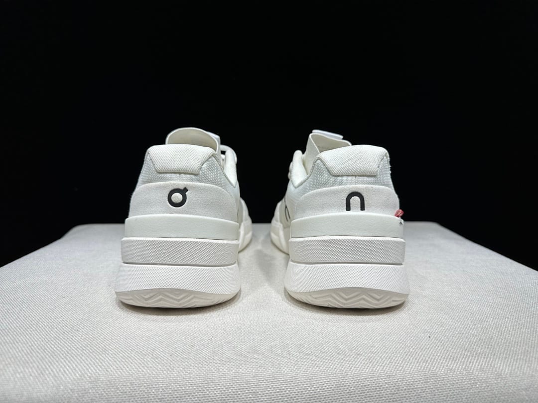 On THE ROGER Pro 2 (Colorway 8)
