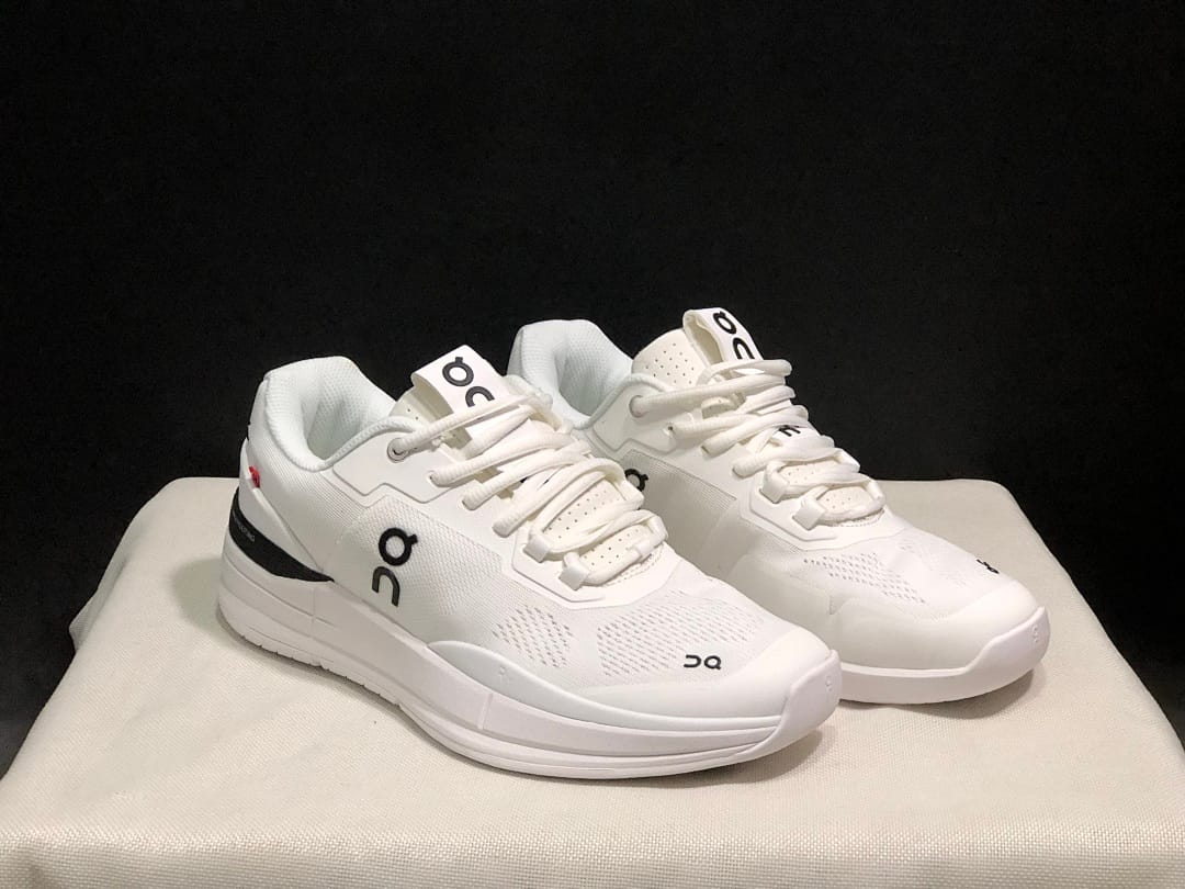 On The Roger Pro 'White Black' (Colorway 2)