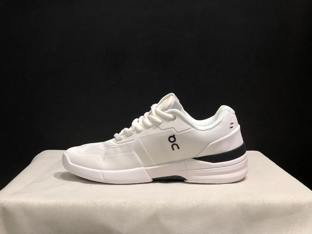 On The Roger Pro 'White Black' (Colorway 2)