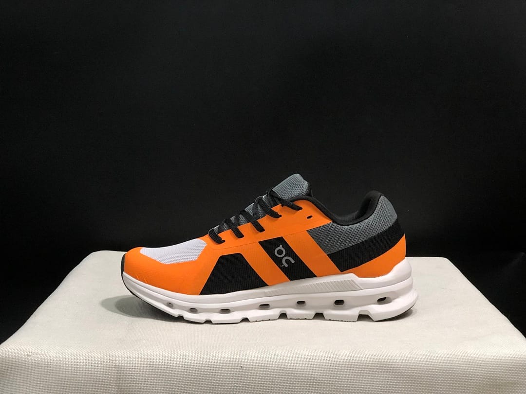 On Cloudrunner 'Yellow'