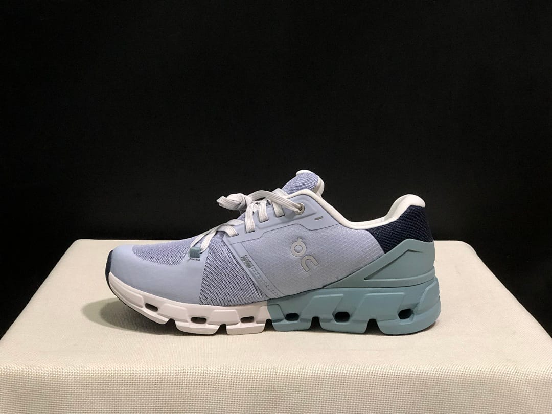 On Cloudflyer 4 (Colorway 9)